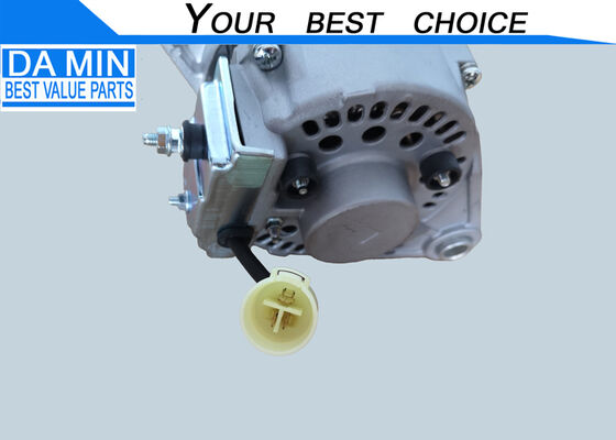 FVR 6SD1 Generator 8943991571 Schleife 2 Rillen 3 Nadeln Elektrische Steckdose 24V 40A Alternator Kühlventilator Außenteile von Lkw-Motoren